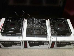 For sell: 2x Pioneer CDJ-1000MK3 &amp; 1x DJM-800 Mixer dj package, Nikon D90, Ps 3 120GB