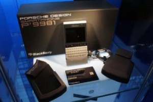 Buy 3 pieces Blackberry Porsche P'9981 For: $ 1000 USD