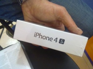 interested in  original and unlocked iPhone 4s /4g is  Available in store