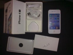 Factory Unlocked Apple iPhone 4S 64GB