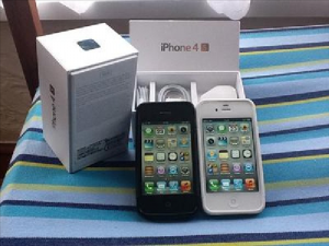 Apple iPhone 4S