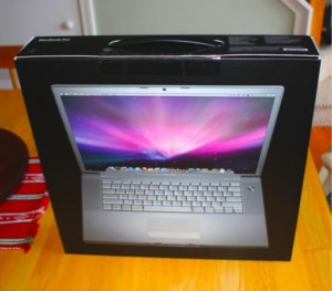 For Sale: Apple MacBook Pro 15-inch Intel Core i7 Quad Core 2.2GHz/4GB/500GB