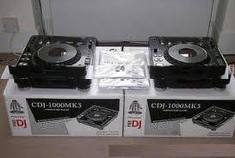 2x PIONEER CDJ-1000MK3 and 1x DJM-800 MIXER DJ PACKAGE