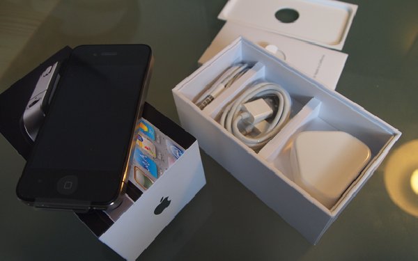 Promo Sale::: Apple iPhone 4 HD 32GB Factory Unlocked ===$350USD