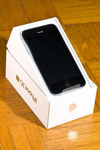 FOR SALE  Apple Iphone 3GS 32GB ----$230 usd