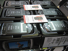 BUY New Iphone 4 32gb &amp; BB torch 9800,Nokia N8