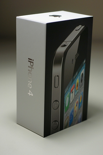 Sale: Apple iPhone 3G 32GB, 32GB Apple iPhone 4, b