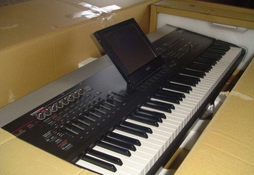 FOR SALE korg pa2xpro 76-key arranger keyboard