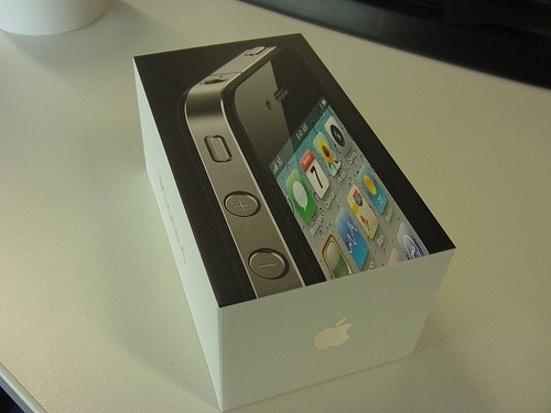 Brand new Apple iPhone 4, Nokia N8 (Factory Unlocked)=== $300USD