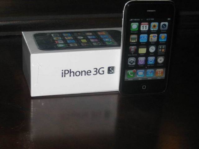 Brand New Apple iPhone 3GS 32GB Unlocked