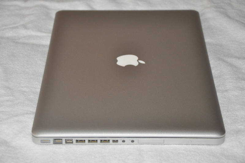 Apple Macbook Pro 17&quot;2.66GHz i7 8GB 500GB HD For Sale